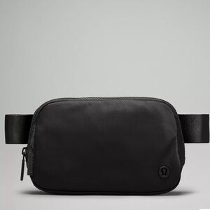 NWT Lululemon Everywhere Belt Bag in Black